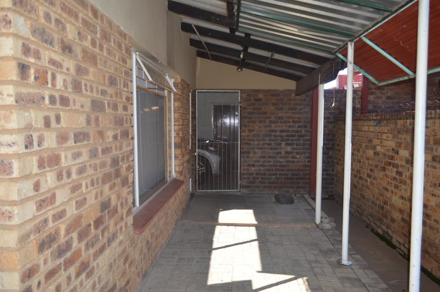 3 Bedroom Property for Sale in La Hoff North West